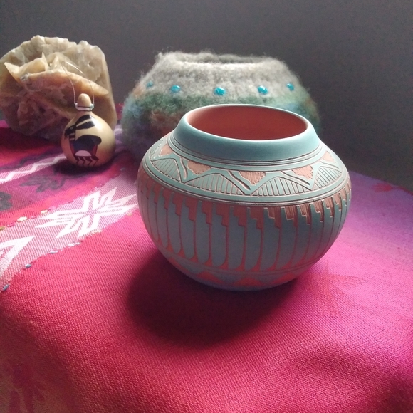 HOLD Vintage Navajo Pot by Susie Charlie - Picture 4 of 8